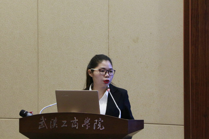 苏宁订单班班主任发言_副本.JPG